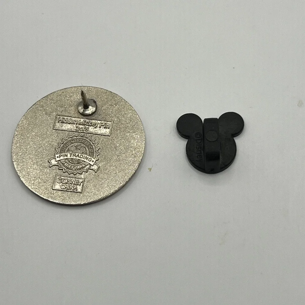 Disney Trading Pin Round‎ White Blue Hidden Mickey Head